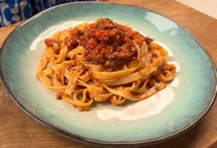 ORIGINALNI RECEPT ZA TALJATELE BOLONJEZE Cijeli svijet je oduševljen ovim Originalni Recept Za Taljatele Bolonjeze Cijeli Svijet Je Odusevljen Ovim