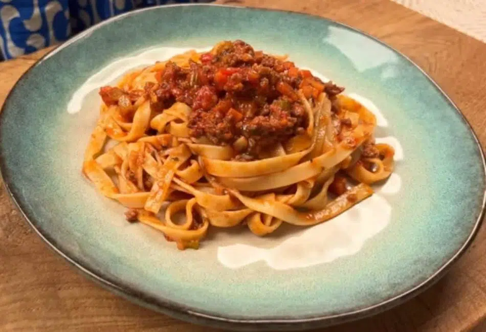 BOLONJEZ SOS Ovako ga originalno prave Italijani, ova 2 sastojka su ključna