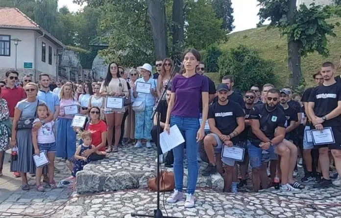 1691854395 Stotine Na Ulici Zbog Uzasnih Ubojstava Monstrum Je Reketario Proganjao