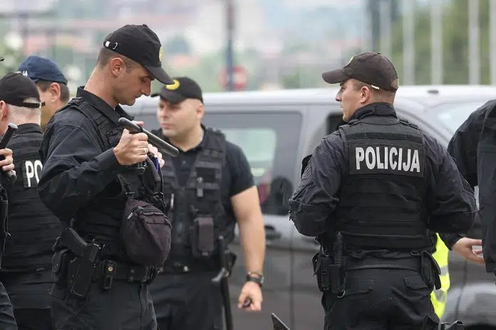 1691919705 U Sarajevu Uhapsena Dva Nasilnika Zrtvama Nanijeli Povrede Opasne Po