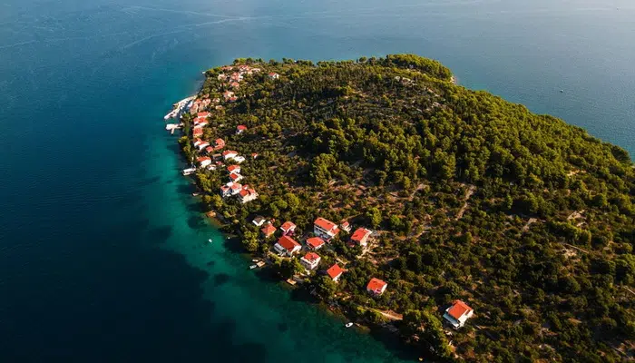 Najmanji naseljeni otok u Hrvatskoj: Idila bez ijednog automobila i trgovine