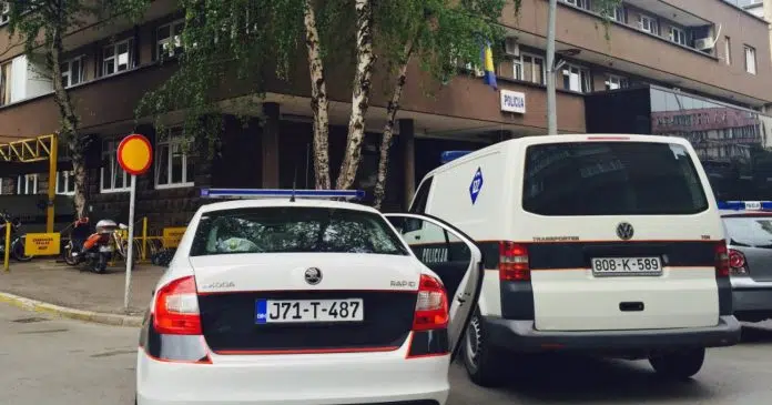 DJEVOJKU PRETUKAO RODITELJ JER JE UZELA LOPTU DJECI KOJA SU 1692625288 Djevojku Pretukao Roditelj Jer Je Uzela Loptu Djeci Koja Su