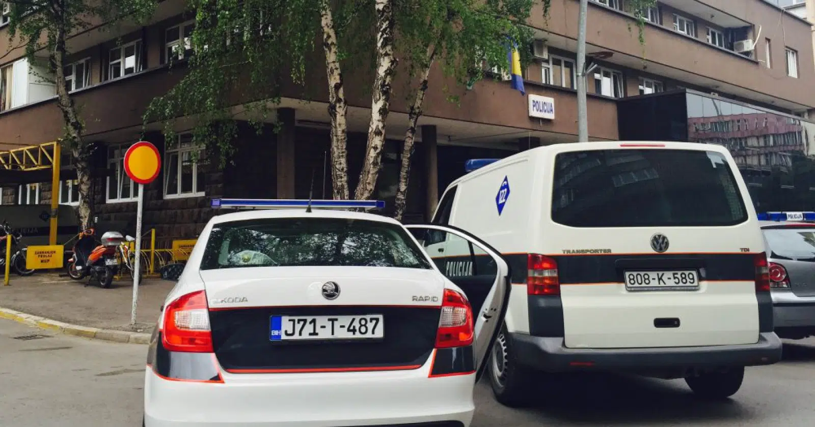 DJEVOJKU PRETUKAO RODITELJ JER JE UZELA LOPTU DJECI KOJA SU SE IGRALA