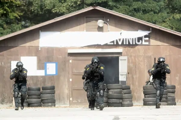 DONOSIMO VAM DETALJE POLICIJSKE AKCIJE: EVO KAKO SU UHVATILI NERMINA Donosimo Vam Detalje Policijske Akcije Evo Kako Su Uhvatili Nermina