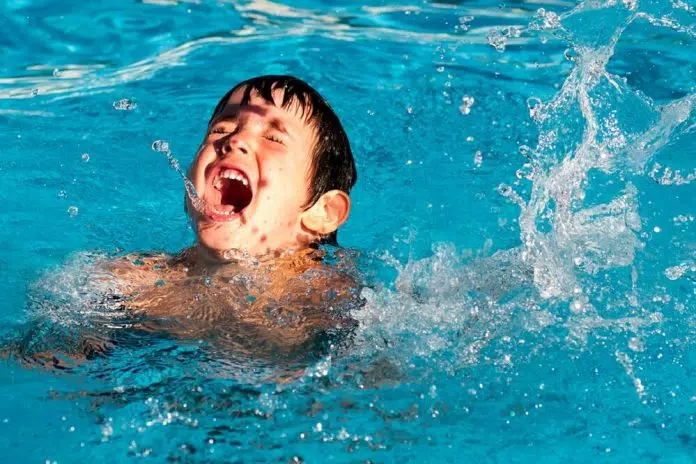 EMILIJA POVELA DJECU NA BAZEN, A ONDA ZAČULA KRIK MLAĐEG Emilija Povela Djecu Na Bazen A Onda Zacula Krik Mladeg
