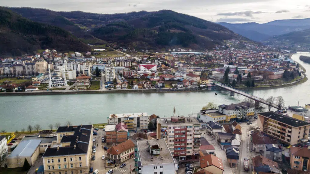 MUŠKARAC IZ GORAŽDA KRIŠOM POSTAVLJAO KAMERE U ŽENSKE TOALETE, PRIVEDEN JE
