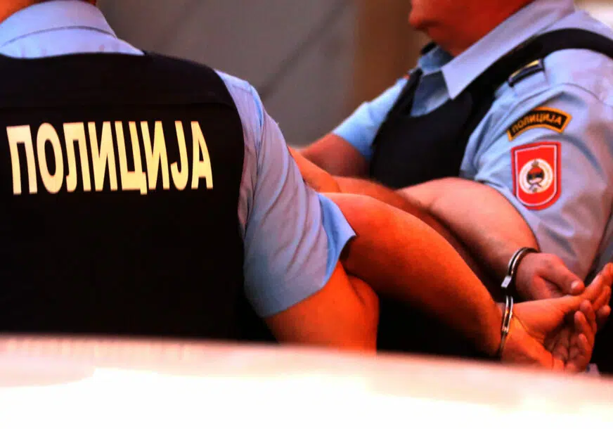 OPTUŽNICA PROTIV POLICAJCA: UKRAO PIŠTOLJE IZ POLICIJSKE STANICE I PRODAO IH ZA 2.300 KM