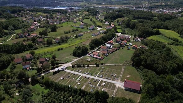 Sto Se Dogada U Jednom Selu Kod Viteza Cetvero Maloljetnika