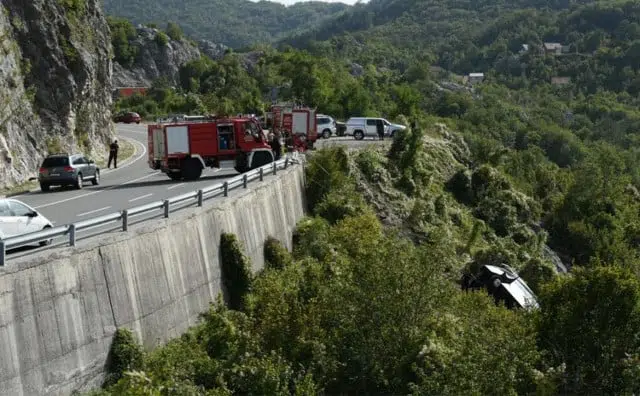 1695193469 Teska Nesreca U Susjedstvu Autobus Sletio U Provaliju Dvoje Mrtvih