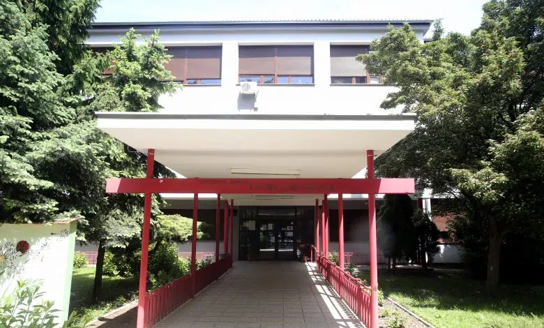 Do kraja godine bit će uređen okoliš 37 sarajevskih škola i vrtića