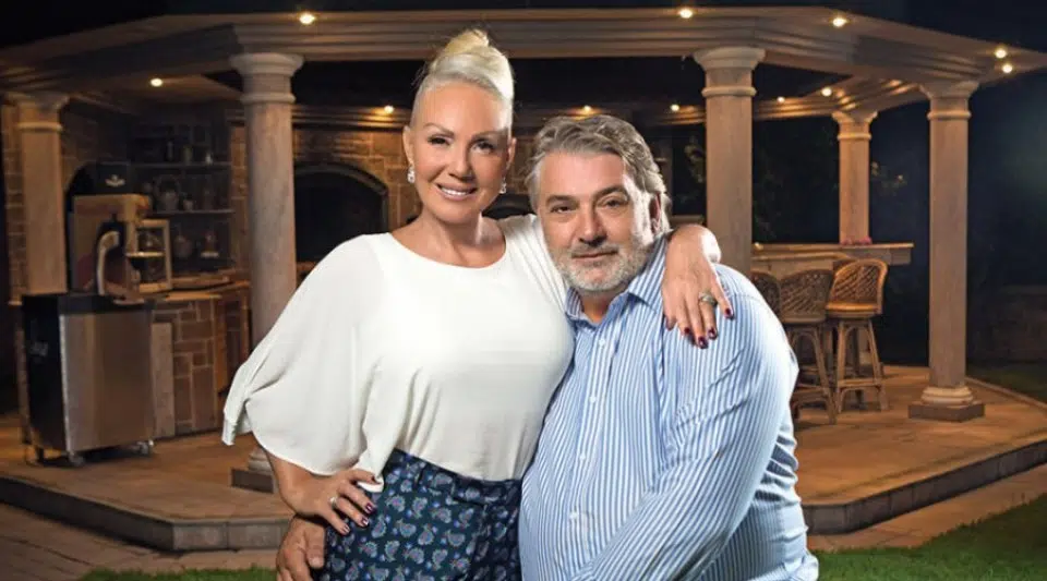 Lepa Brena otkrila kako je izgledala njena vjeridba: Čika Abide i teta Ifeta, nemamo mnogo vremena!