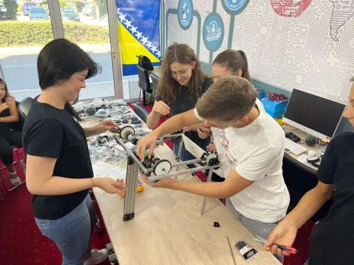 Mnogi Ce Izgubiti Radna Mjesta Uvodenjem Robotike Ali Ce Se
