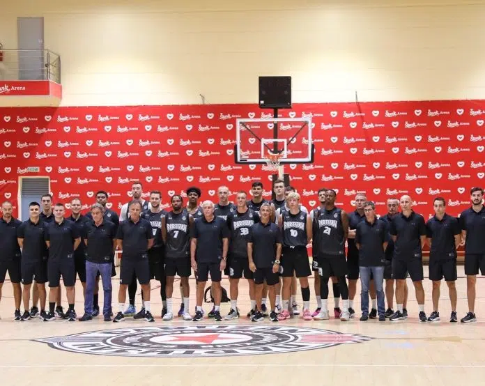 Partizan Postavlja Standarde Ceo Svet Prica O Crno Belim Video