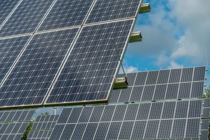 Usvojen Pravilnik Koji Gradanima Rs A Omogucuje Da Prodaju Solarnu Energiju