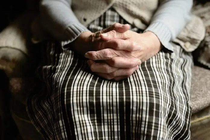 1698654142 Pazite Se Penzionerima Nude Besplatne Preglede Pa Im Dodu Kuci