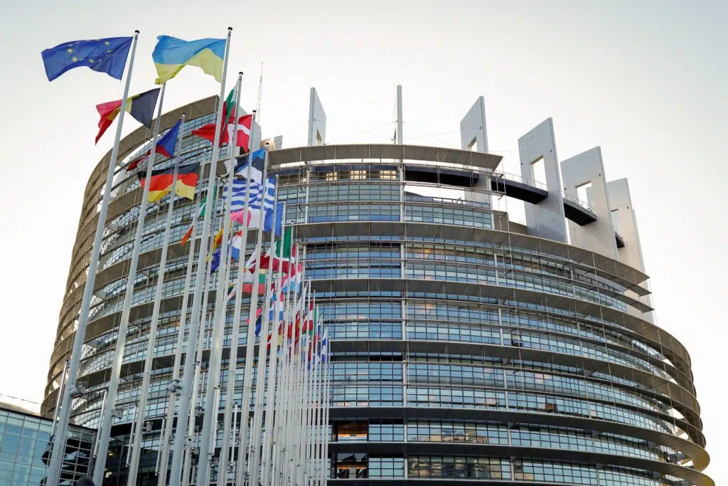 ANALIZA STRUČNJAKA: DA LI ĆE I KADA EU UVESTI SANKCIJE SRBIJI?