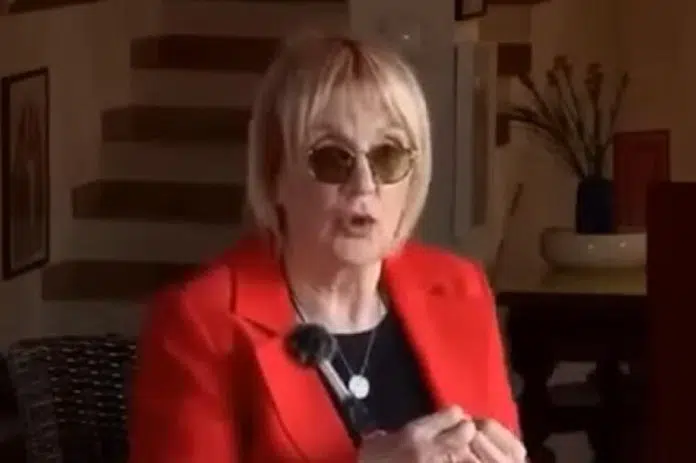 Dok Muskarci Gaje Stomacine Mi Se Izgladnjujemo Pumpamo Usta Sie