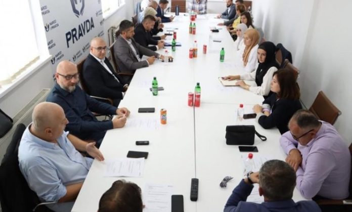 Narod I Pravda Sarajevo Prebrojavanje Stranackih „Krvnih Zrnaca U Povratnickim