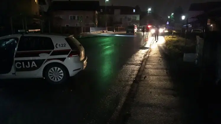 OPTUŽNICA IZ BIH: PRIČEPIO MU RUKU PROZOROM, VOZAO PO PARKINGU I PREGAZIO GA AUTOM