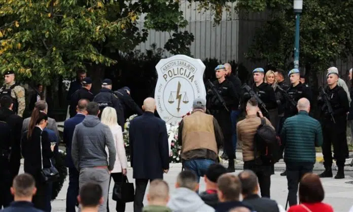 Peta godišnjica od ubistva sarajevskih policajaca Šehovića i Vujinovića Peta Godisnjica Od Ubistva Sarajevskih Policajaca Sehovica I Vujinovica