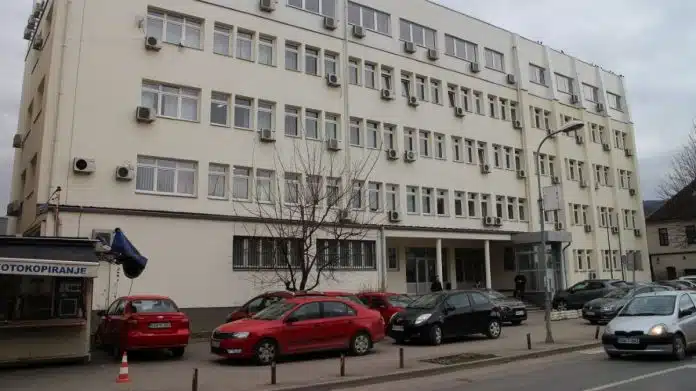 1700467455 Usmrtio Rodaka Sjekirom U Banjoj Luci Neuropsihijatar Na Sudu Kazao