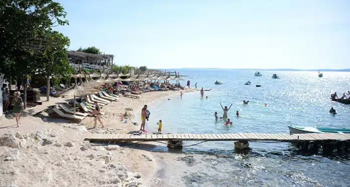 NEMA VIŠE ĆEVAPA I BUREKA NA MORU? Nema Vise Cevapa I Bureka Na Moru