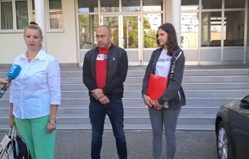 Otac Bebe Koja Je Ispala Osoblju Bolnice U Foci Bit