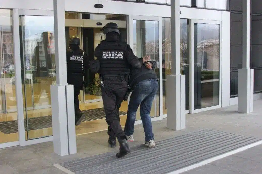 SIPA UHAPSILA DVIJE OSOBE: DILALI KANABIS, DVA KILOGRAMA KOKAINA, HEROIN…