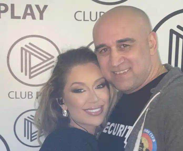 BALKANSKA DIVA U NJEMAČKOJ: Ko to čuva Teu Tairović? 1701543878 Balkanska Diva U Njemackoj Ko To Cuva Teu Tairovic