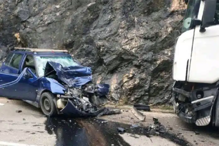 1702454667 Tragedija Kod Mrkonjic Grada Dijete Poginulo U Sudaru Povrijedena Cijela