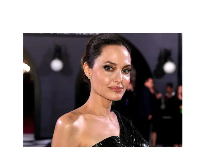 Angelina Jolie priznala: Šest mjeseci prije razvoda dobila sam Bellovu Angelina Jolie Priznala Sest Mjeseci Prije Razvoda Dobila Sam Bellovu
