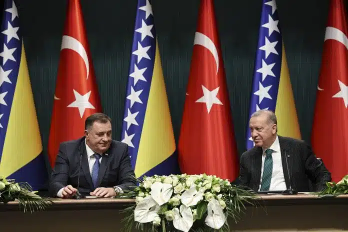 Dw Zasto Je Erdoganov Saveznik Postao Medijski Mogul U Bih