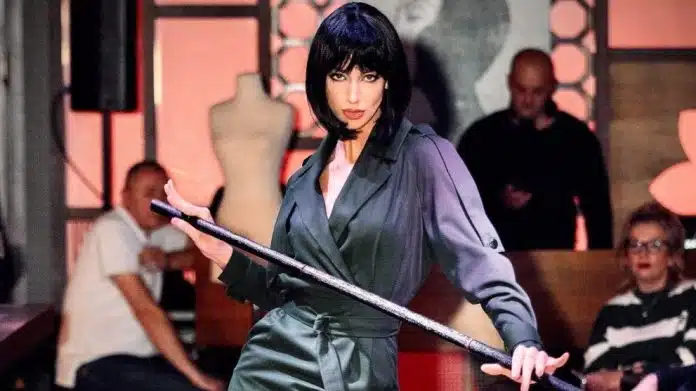 Kako Izgleda Kad Odjecu Kreira Arhitekt Modni Umjetnicki Performans Designing