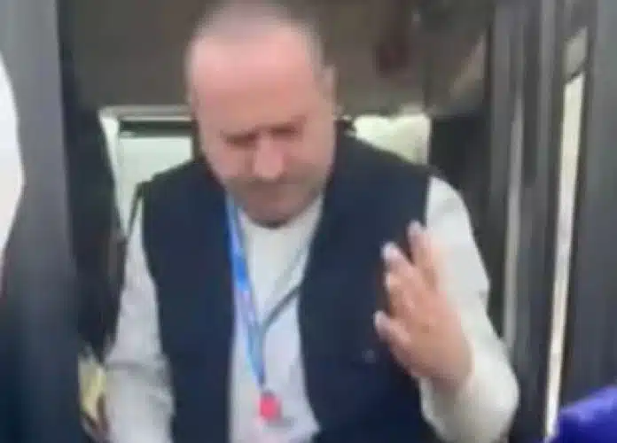 Oglasio Se Vozac Autobusa Koji Je Izbacio Staricu Iz Vozila
