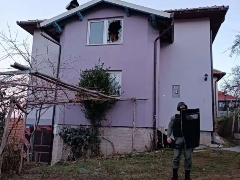 VIŠESATNU DRAMU KOD ZENICE OKONČALI SPECIJALCI: KOMŠIJE NAPADAO NOŽEM, PA PUCAO NA POLICIJU