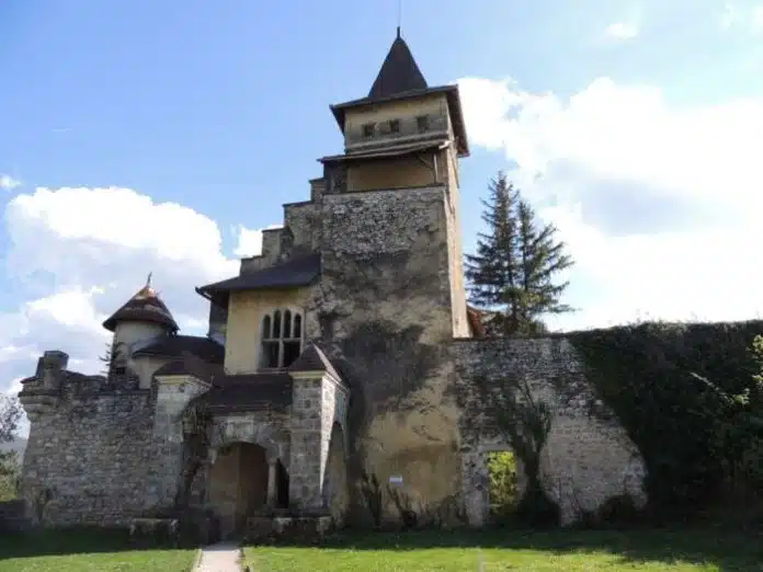 Za rekonstrukciju historijskog dragulja dvorca Lothara von Berksa u Cazinu Za Rekonstrukciju Historijskog Dragulja Dvorca Lothara Von Berksa U Cazinu