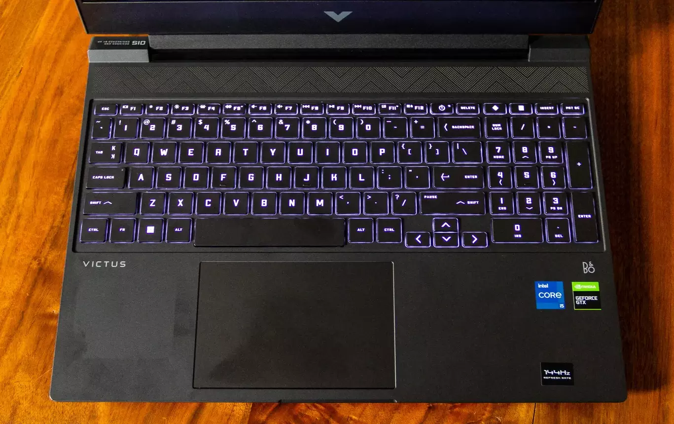 hp victus 15 recenzija: pristupačan 1080p laptop za igranje