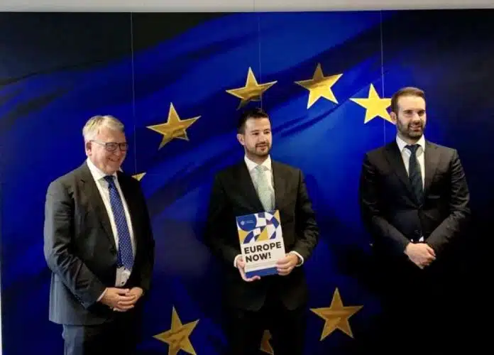 ANALITIČARI: ESKALIRAO SUKOB CRNOGORSKOG PREDSJEDNIKA MILATOVIĆA I PREMIJERA SPAJIĆA Analiticari Eskalirao Sukob Crnogorskog Predsjednika Milatovica I Premijera Spajica