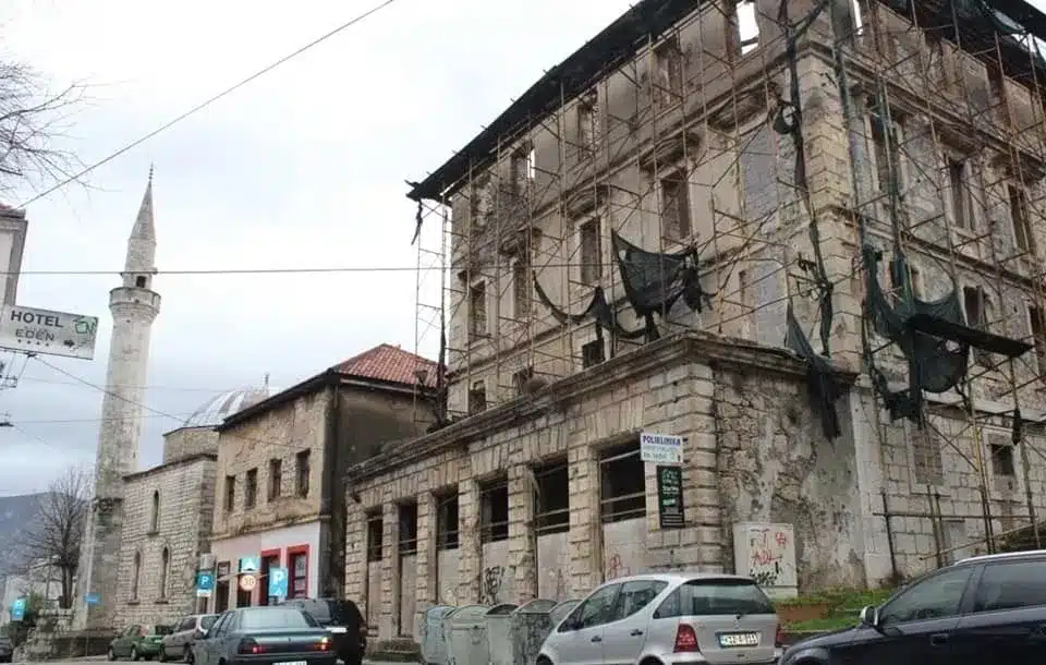 Behram: Vlasti Mostara i tajkuni spremni su srušiti nacionalne spomenike zarad profita, građani to neće dopustiti