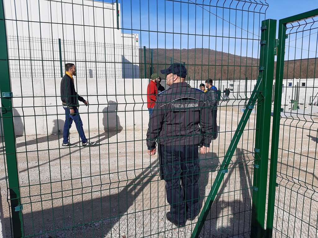migranti se potukli u prihvatnom centru lipa, jedna osoba smrtno stradala