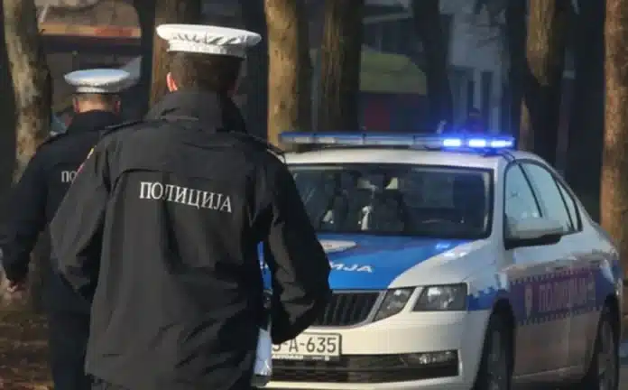 Policija Iz Provalije Izvlacila Ranjenog Lovca S Teskim Povredama Prebacen.webp