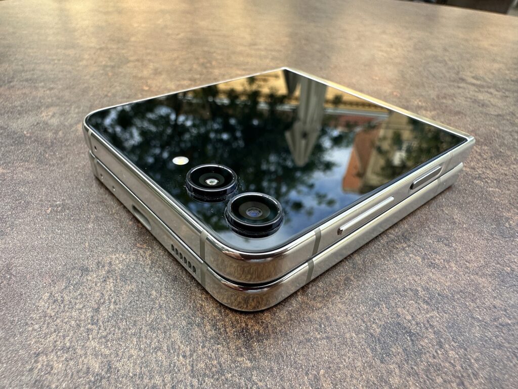 samsung galaxy z flip5 22