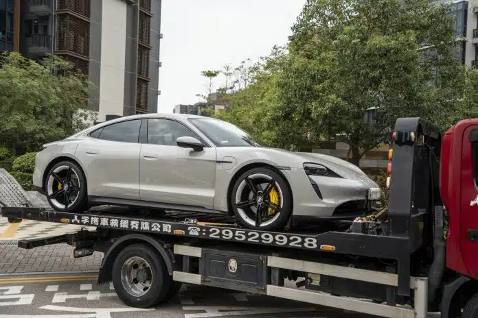 Skandal Pijani Vozac Porschea Dobio Minimalnu Kaznu Jer Ima Malu