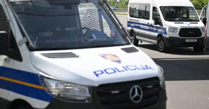 U Vukovaru Se Pijani Vozili Na Traktoru Pjevali Cetnicke Pjesme