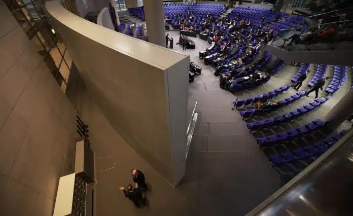 U Ocajnickoj Potrazi Za Radnicima Njemacki Parlament Podrzao Ublazavanje Pravila