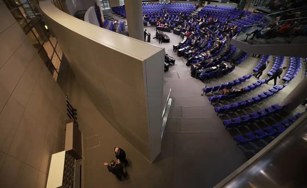 U očajničkoj potrazi za radnicima: Njemački parlament podržao UBLAŽAVANJE PRAVILA za sticanje državljanstva