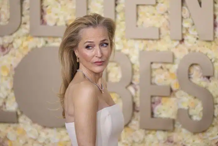 Zasto Su Gillian Anderson I Ova Haljina Sokirale Publiku Na
