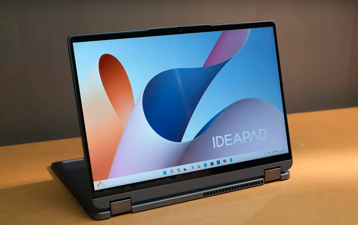 lenovo ideapad flex 5 14iru8 recenzija: svestrani konvertibilni laptop za školu i igru