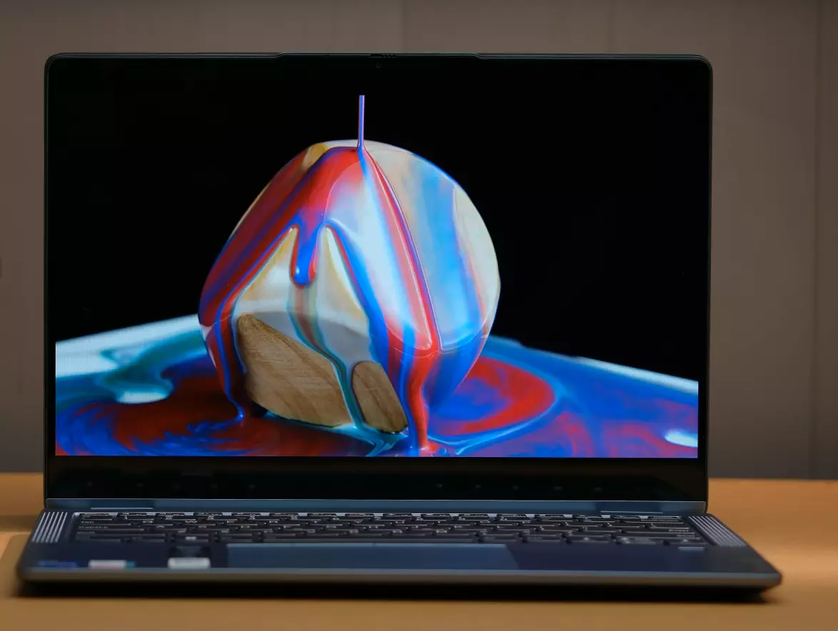 lenovo ideapad flex 5 14iru8 recenzija: svestrani konvertibilni laptop za školu i igru