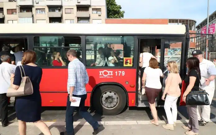 UHAPŠEN MANIJAK IZ AUTOBUSA: SPOLNO UZNEMIRAVAO DJEVOJČICU 1712243283 Uhapsen Manijak Iz Autobusa Spolno Uznemiravao Djevojcicu